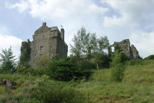 Neidpath_Castle