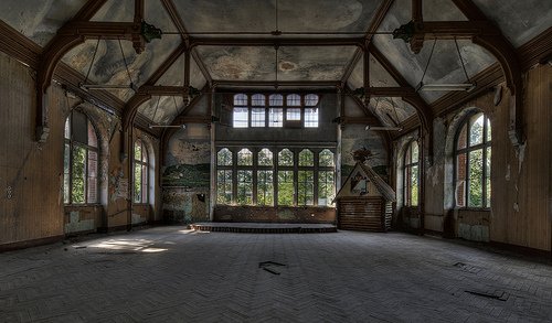 bath_house_abandoned
