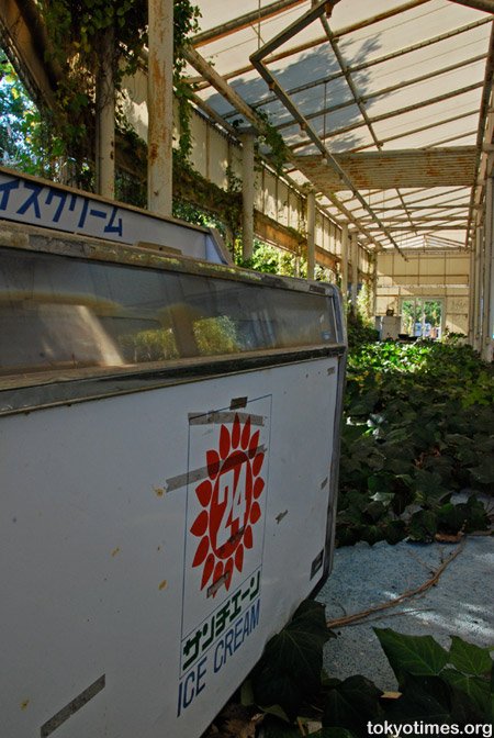 parque_acuatico_abandonado