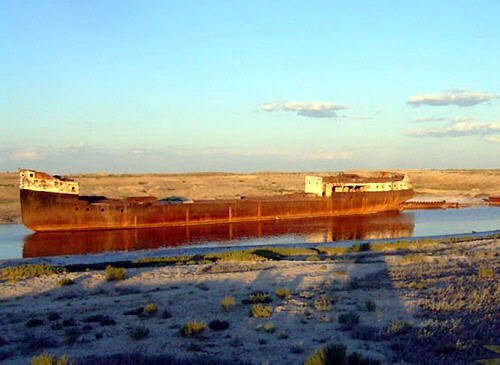 mar-aral-barcos-abandonados-03