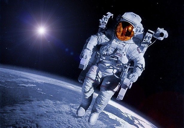 astronautas viajeros del tiempo